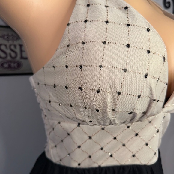 Ladies’s Dress - Picture 5 of 16